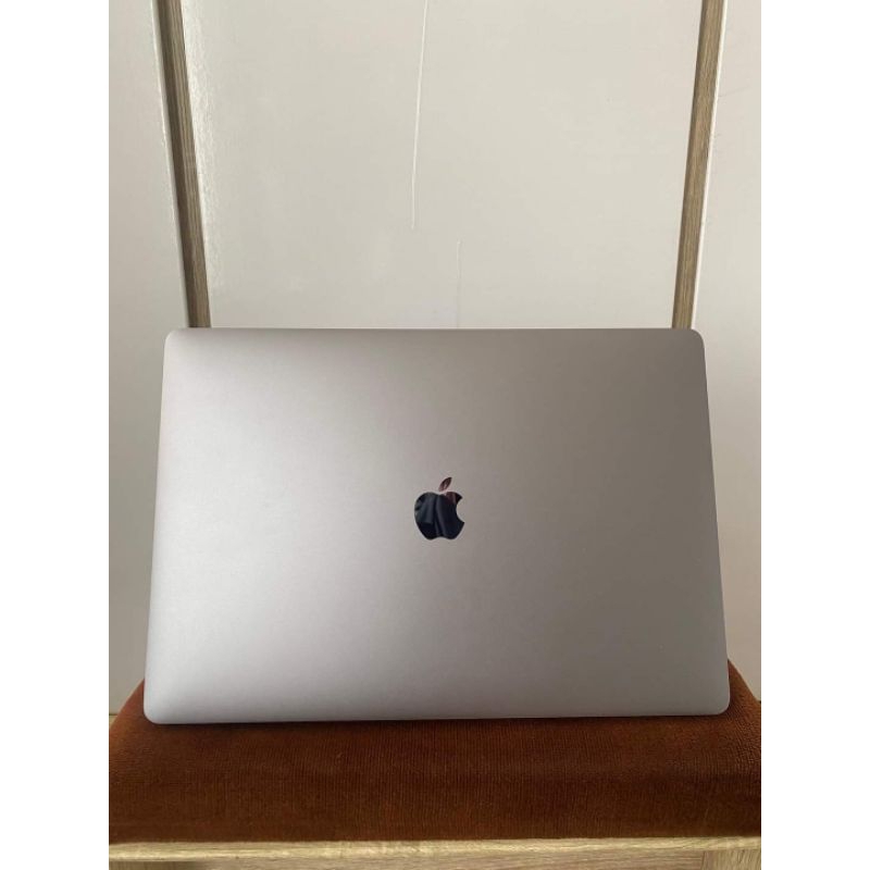 Second likeNew||✔️ Macbook Pro Retina 15 inch 2018 i7 16/512GB