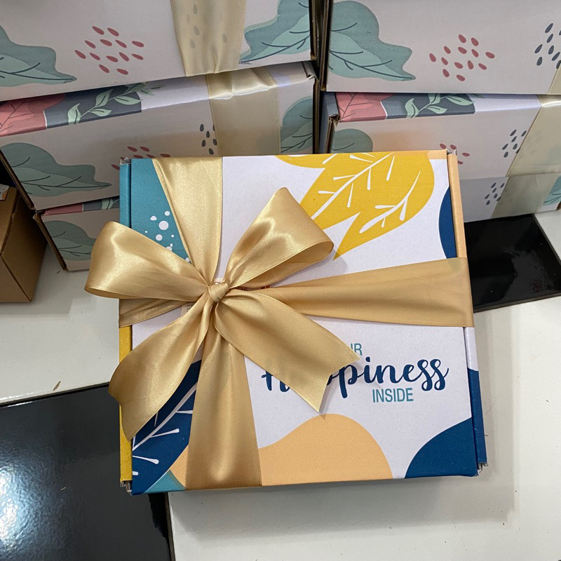 DISKON [READY/ HAMPERS MUKENAH / SET MUKENA/ PAKET SESERAHAN/ SAJADAH AL-QURAN PARFUM DAN TASBIH/