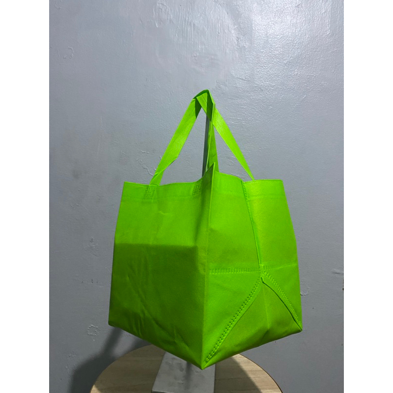 

(1 Pack = 60 Pcs) Goodie Bag Tas Hajatan 25x25 Tinggi 28 Cm / Tas Nasi Box / Tas Hajatan / Tas Souvenir / Tas Seminar / Tas Spunbond / Tas Hampers / Tas Berkatan / Tas Walimatul / Tas GoGreen / Tas Belanja / Tas Ramah Lingkungan