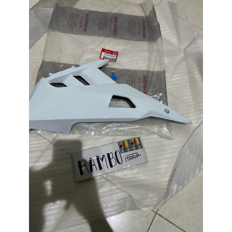 Cowl comp left under atau cover bawah kiri PUTIH CBR 150R K45R ORIGINAL 64441K45NL0ZD