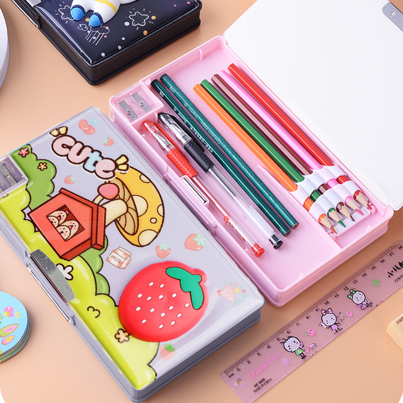 

Matougui 3D Tempat Pensil Multifungsi Pola Kartun Kotak Pensil Serbaguna Tempat Dengan Rautan Koton Strawberry Pattern Multi -Function Pencil