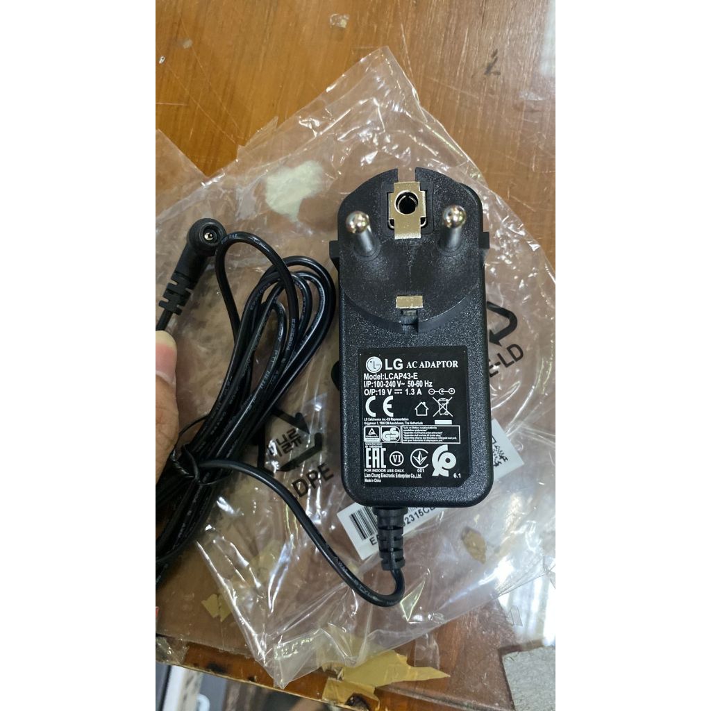 ADAPTOR MONITOR LED TV LG PC LG 19.V 0.8A 16EN33SA 16M35A 16M37A