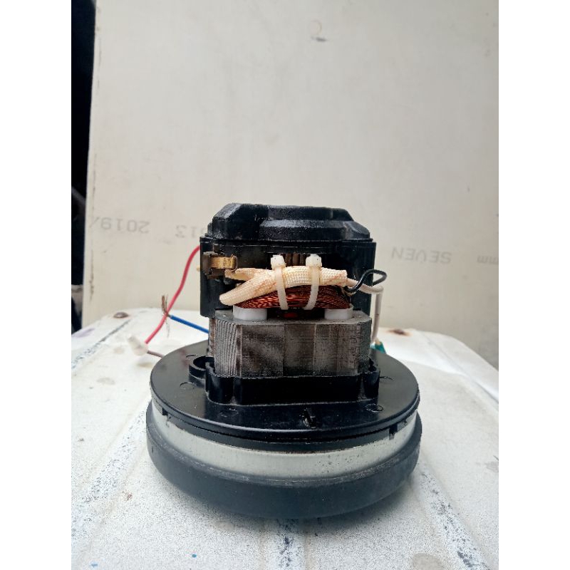 mesin motor penyedot debu