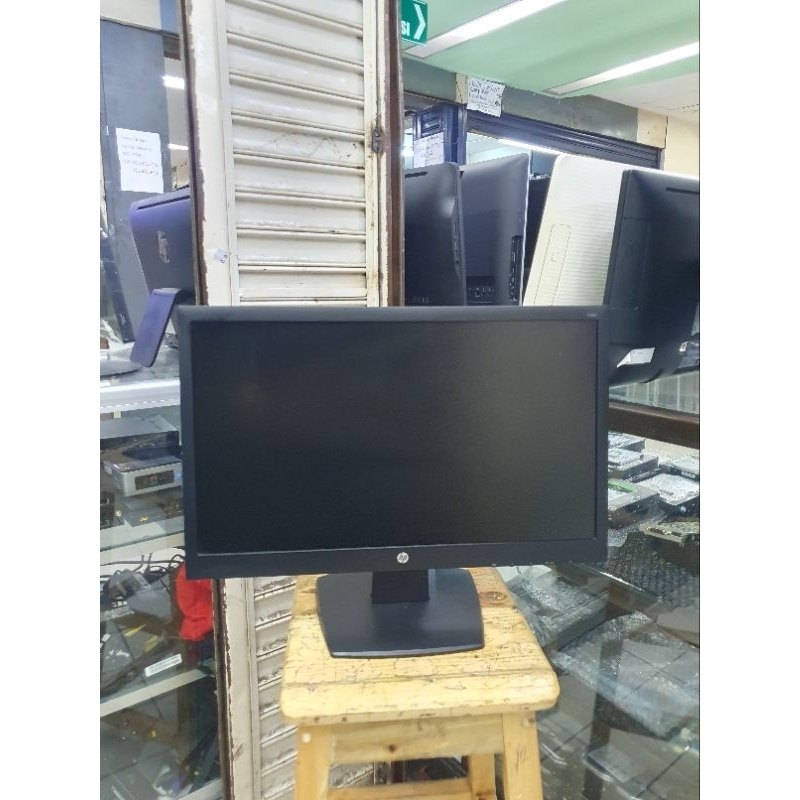 MONITOR LED HP V223 (22 INCH) MULUS LIKE NEW