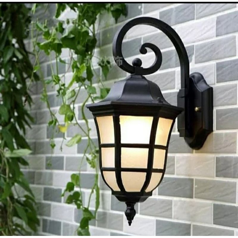 LAMPU DINDING OUTDOOR KLASIK
