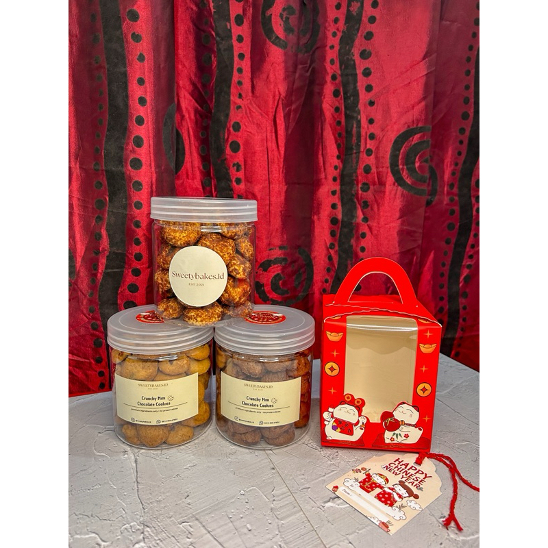 

[sweetybakes.is] CNY HAMPERS HOKKIE CAT