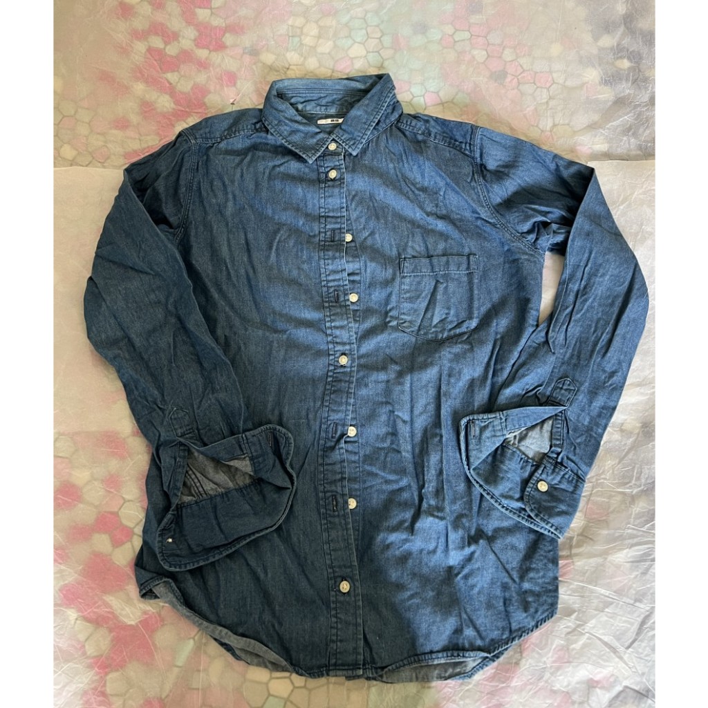 PRELOVED KEMEJA WANITA MERK UNIQLO ORIGINAL SIZE M