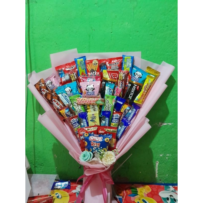 

Bucket Snack Wisuda Pink