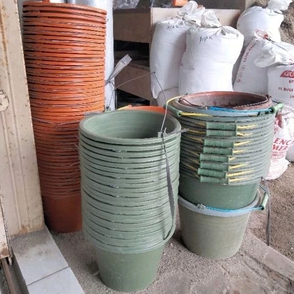 EMBER PLASTIK COR BESAR KECIL HIJAU ORANGE