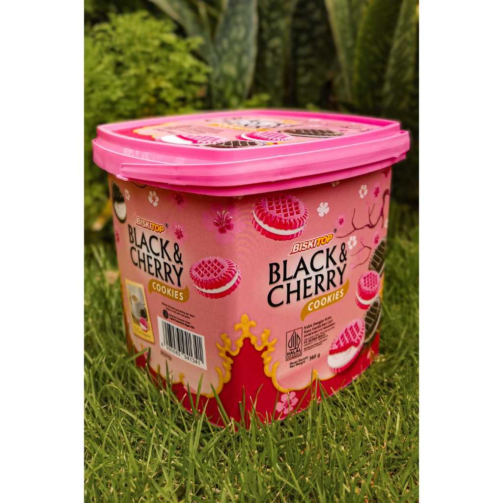 

BISKITOP BLACK & CHERRY COOKIES BOX PLASTIK TIMBA