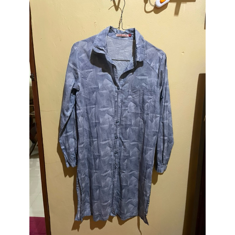 Preloved Kemeja Wanita Tunik Novel Mice