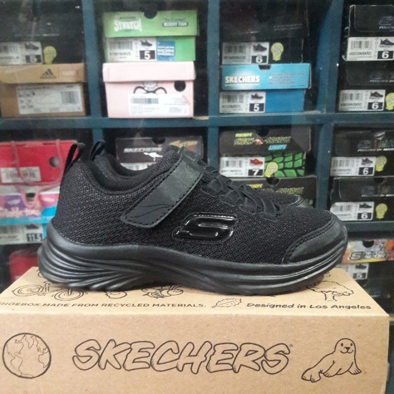 Sepatu Sekolah Skechers Anak Perempuan