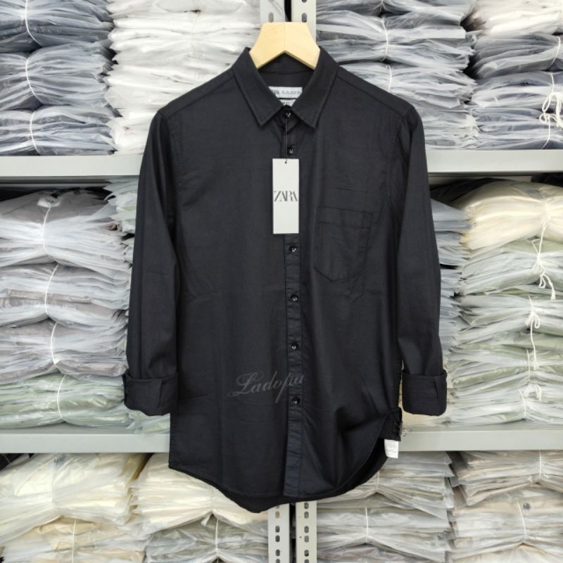 Kemeja Zara Pria Slim Fit Lengan Panjang Hitam