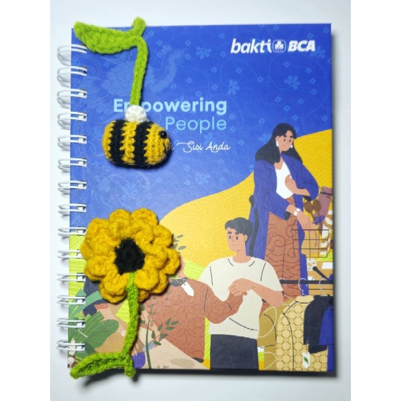 

Crochet rajut pembatas buku bunga dan lebah bahan katun susu