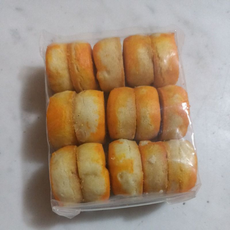 

Kue Kacang ukuran kecil - Cemilan Manis khas Minang