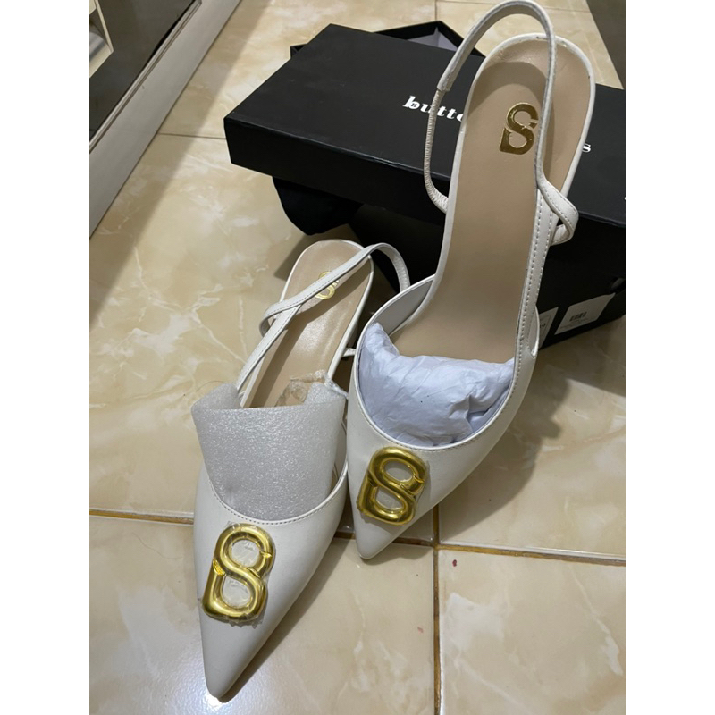 Kylie Mid Heels Buttonscarves size 39 NEW