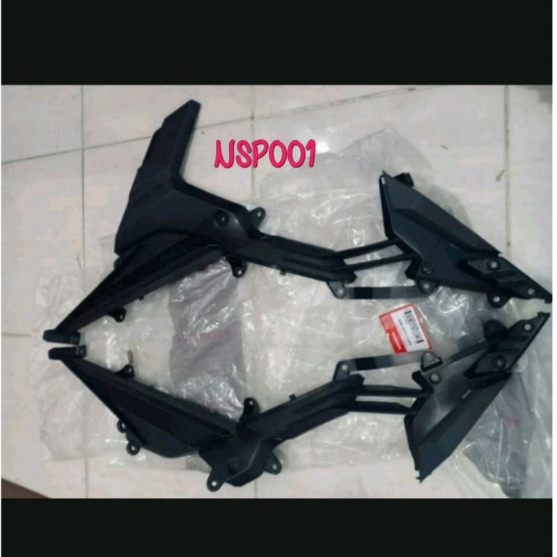 COVER BODY SAMBUNGAN  KIRI KANAN SONIC 150 ORIGINAL