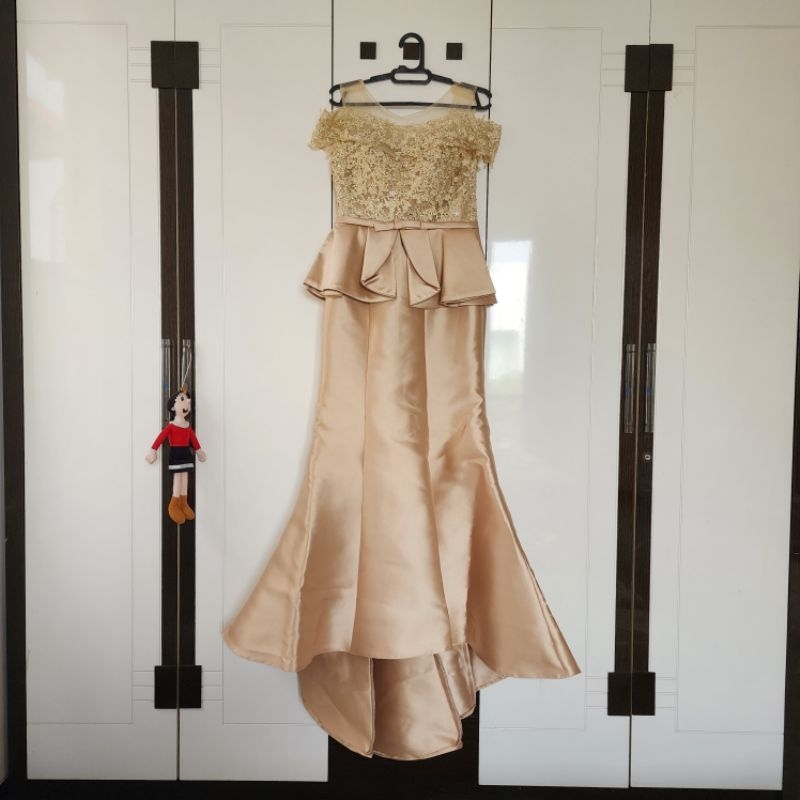 WEDDING GOWN / SANGJIT / GAUN PESTA / BRIDE BRIDEMAIDS GOWN PRELOVED / GAUN