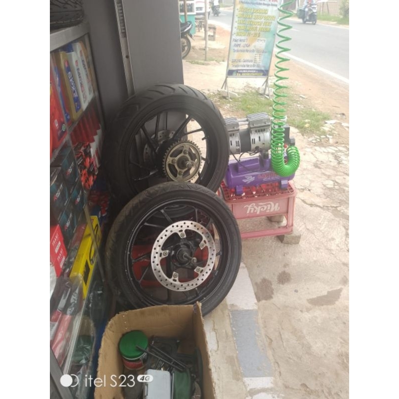 Satu set velg CBR 150 FACELIFT