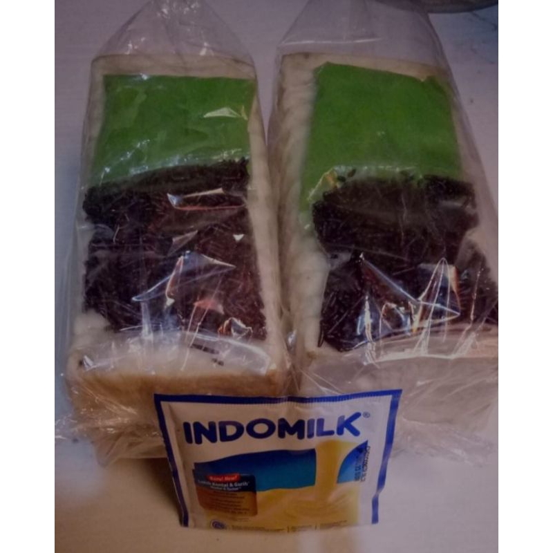 

roti tawar + selai