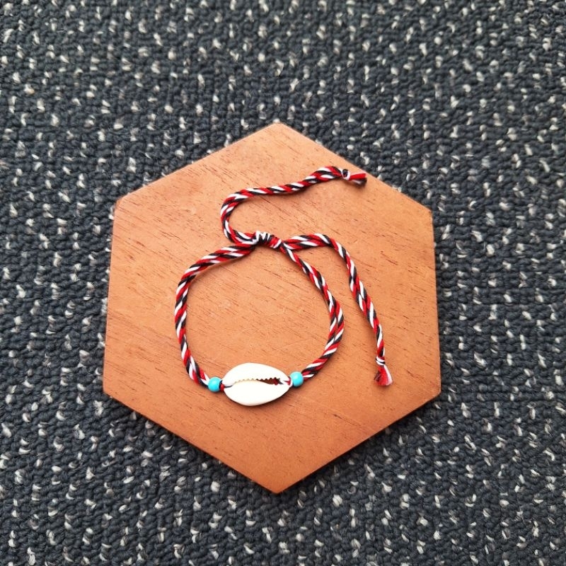 CRAFTDEWATA Gelang Tridatu Split Ulir Kerang Putih Gelang Kerang Etnik Asli Khas Bali Murah