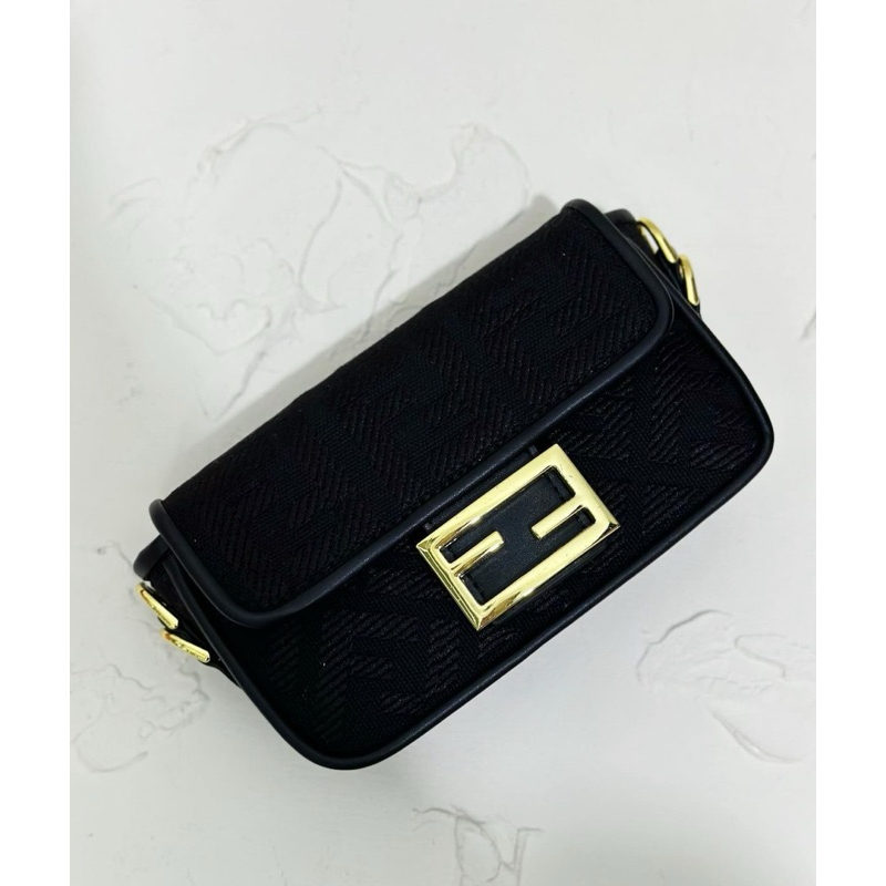 Tas preloved / fendi bag preloved / fendi bag baguette