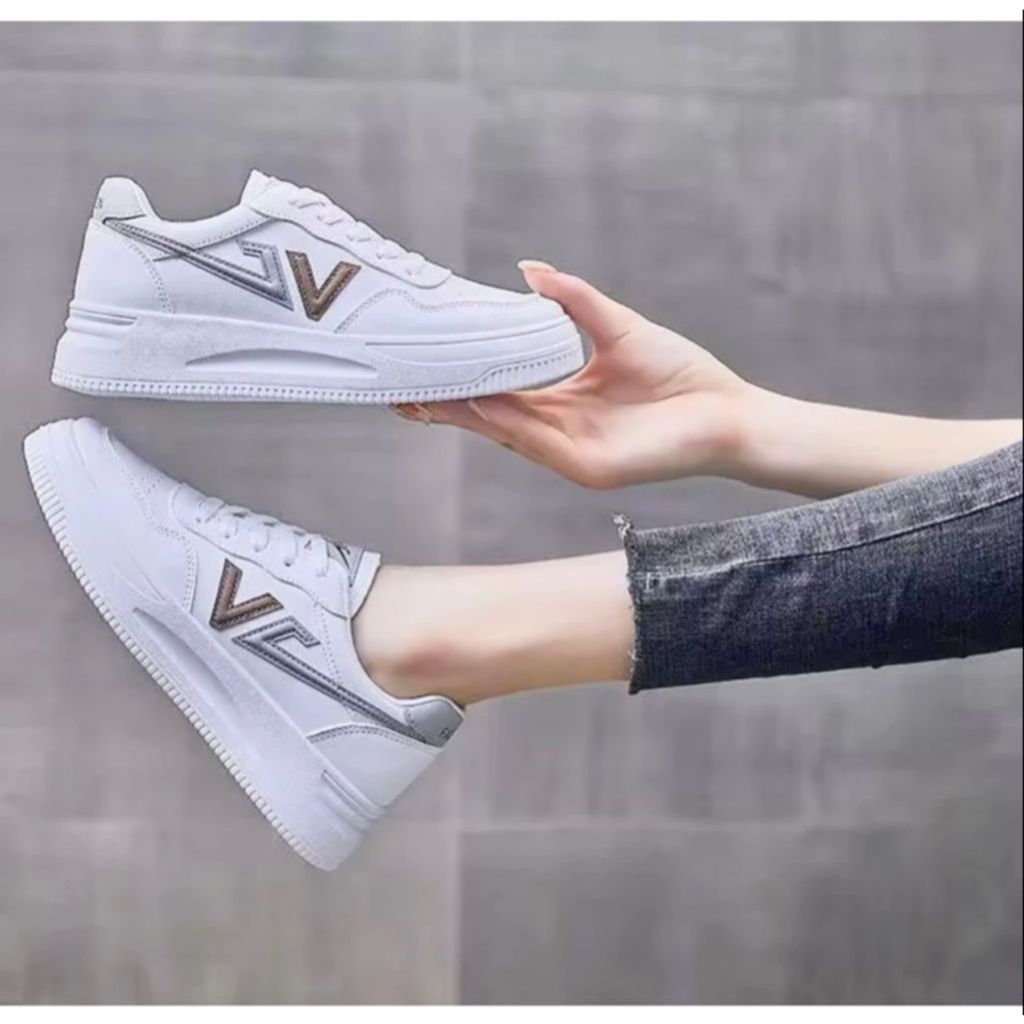 PALING DICARI Sepatu sneakers wanita terbaru sepatu wanita kekinian viral sepatu putih wanita sepatu