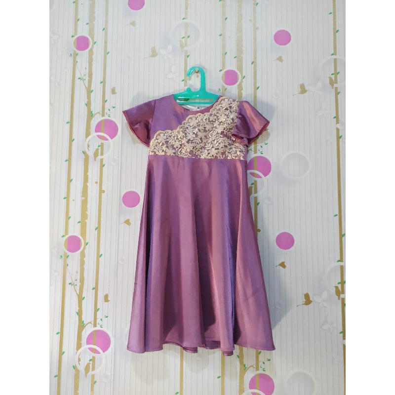 gaun dress anak cewek umur 3 tahun satin silk ungu