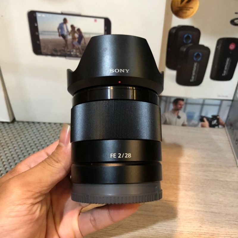 FE 28mm F2 - Lensa Wide Sony 28mm F2 FE-Mount - Fullframe