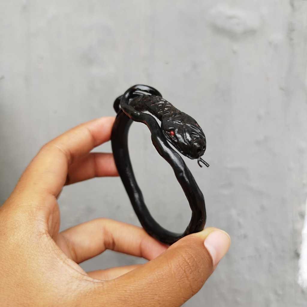 Gelang Akar Bahar Ukir Ular Lilit