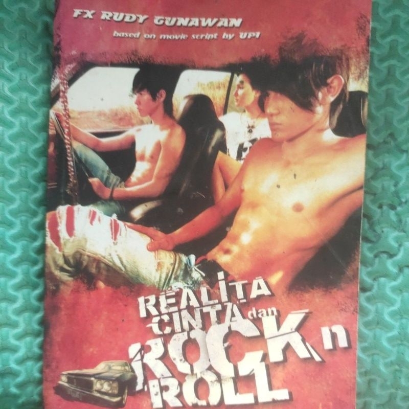 REALITA CINTA DAN ROCK N ROLL