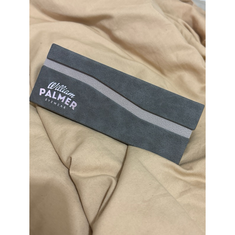 tempat kacamata william palmer bisa dilipat