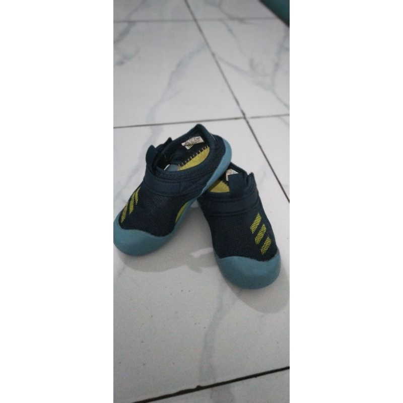 PL sendal sepatu adidas