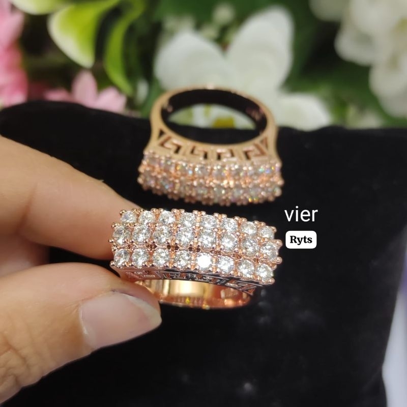 Cincin Replika Berlian Full  Cincin Wanita, model Baris 3, awet, anti Karat