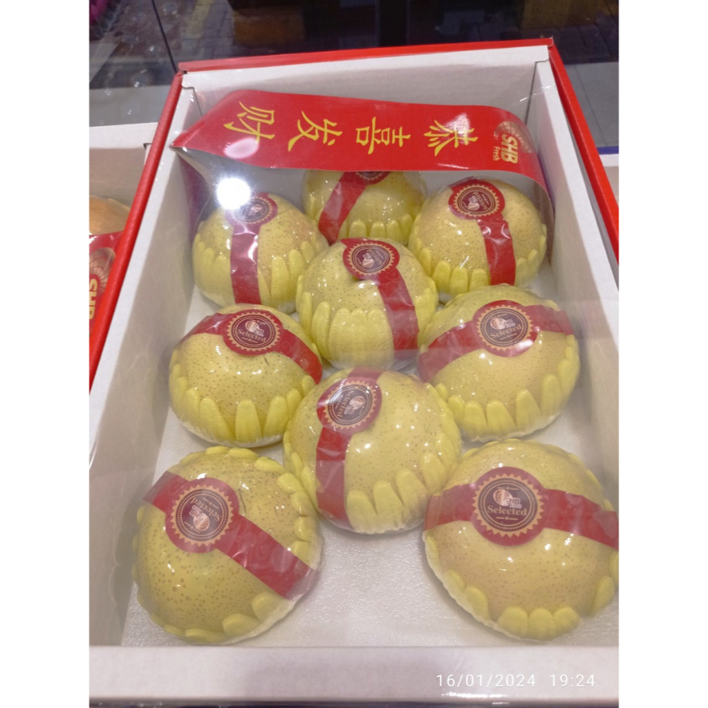 

PEAR GOLDEN 5KG 8-10'' PER DUS - BUAH GIFT BOX IMLEK