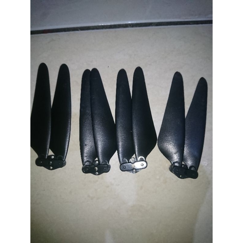 sjrc f11 4k, propeller second kurang mulus.
