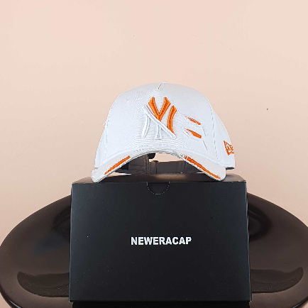 Topi Bisbol Ny Putih Logo Orange Sobek Orange Unisex Snapback Caps