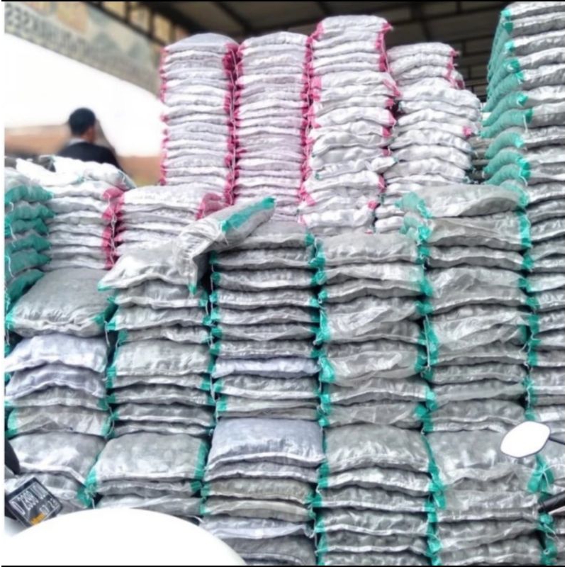 batu koral putih/batu taman 1karung