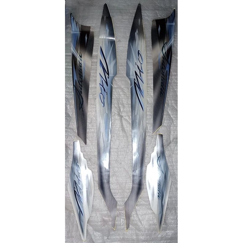 Striping stiker body kanan kiri full set Mio sporty tahun 2009 warna silver Original