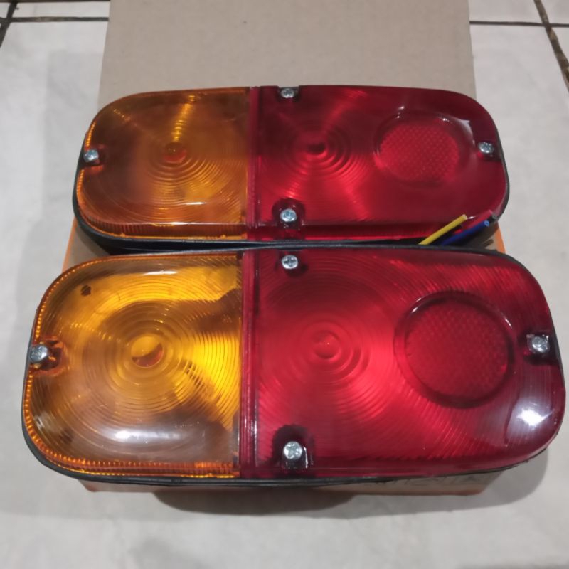 Lampu stop belakang mitsubishi colt T120 Tahun 1975-1980 harga per set