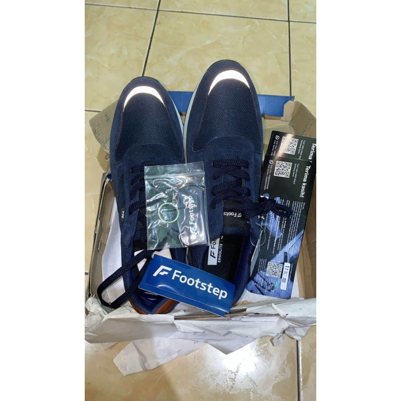 sepatu footstep