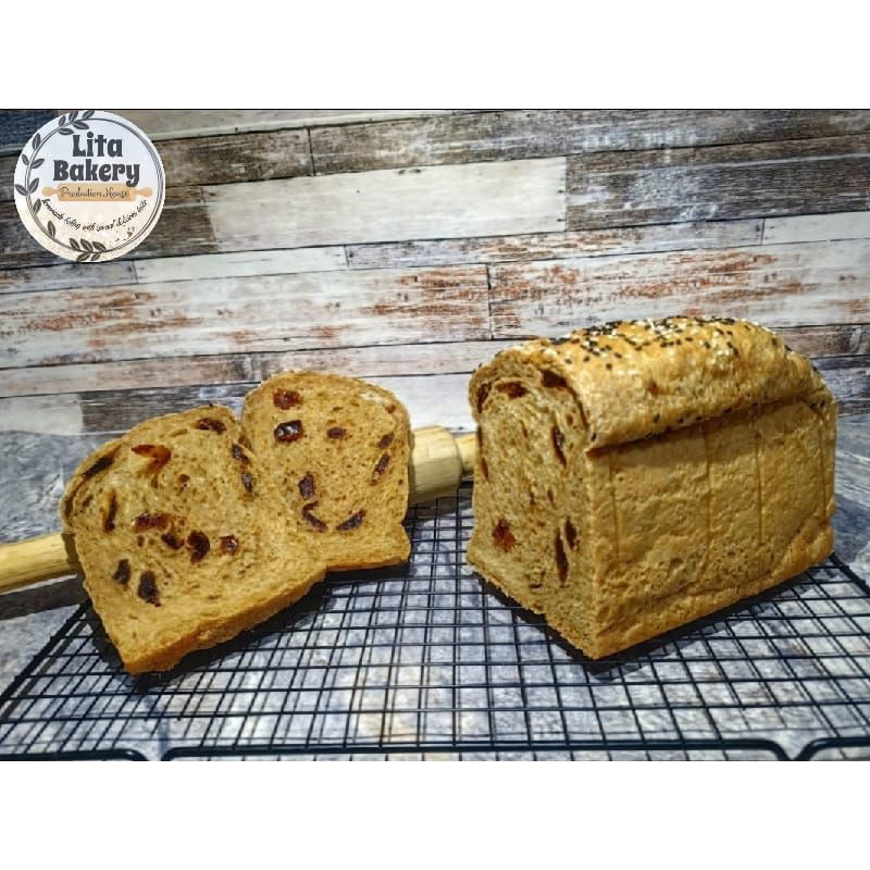 

Roti Gandum Gula Aren isi Kurma Lita Bakery | No egg, No butter, No margarine, diary free | Tanpa Pengawet | Rendah Gula | 100% Halal | Ukuran 20x10x10 cm