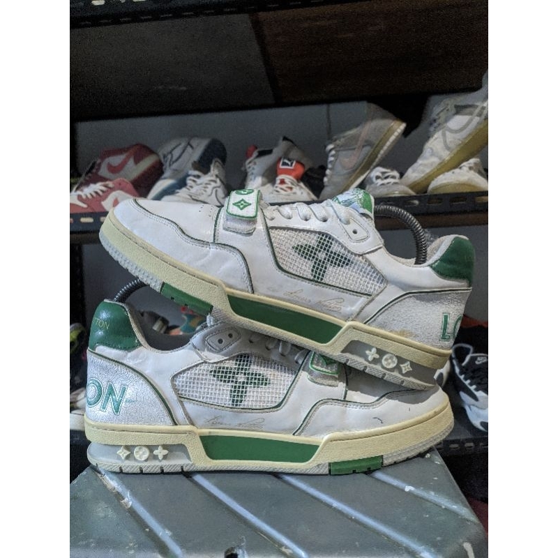 Sepatu LV Trainer Sz 43/44