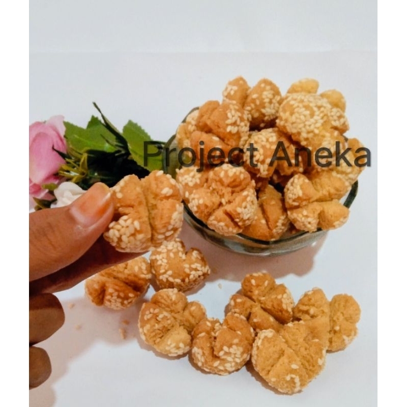 

KUE KETAWA MINI 500 GRAM ONDE-ONDE KETAWA KERING KUE JADUL MANIS ENAK