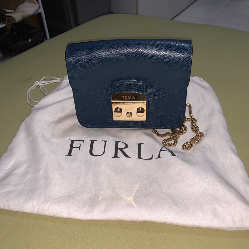 FURLA SLING BAG NAVY 100% ORIGINAL (second/bekas)