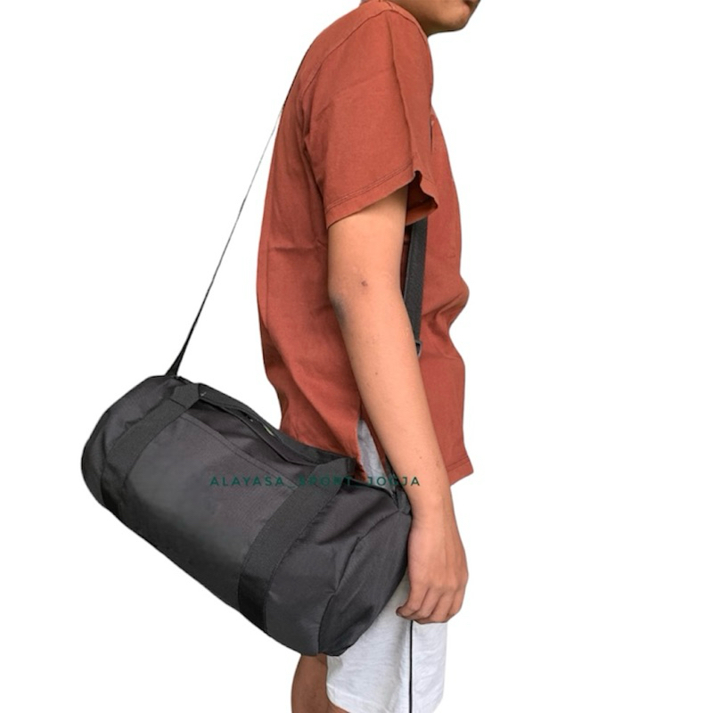 Tas Sepatu Olahraga Futsal Sepak Bola Selempang Multifungsi Hitam Polos