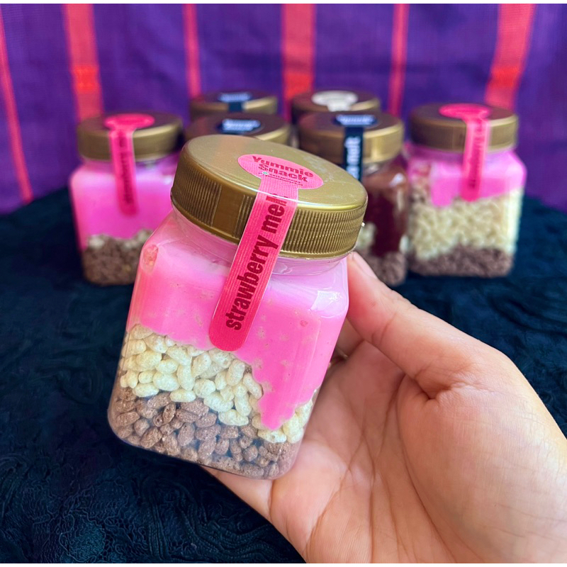 

Yummie Strawberry Melt / snack lumer / melted rice crispy / rice crispy lumer / coklat lumer