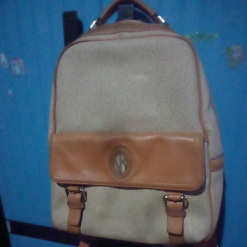 ransel vincis bench,kondisi tas bisa ditanyakan dlu.Minus pemakaian d sudut selang tasnya,cuman puda