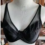 bra wanita justine ada kawat avon busa tipis  merk avon harga keluar batam.