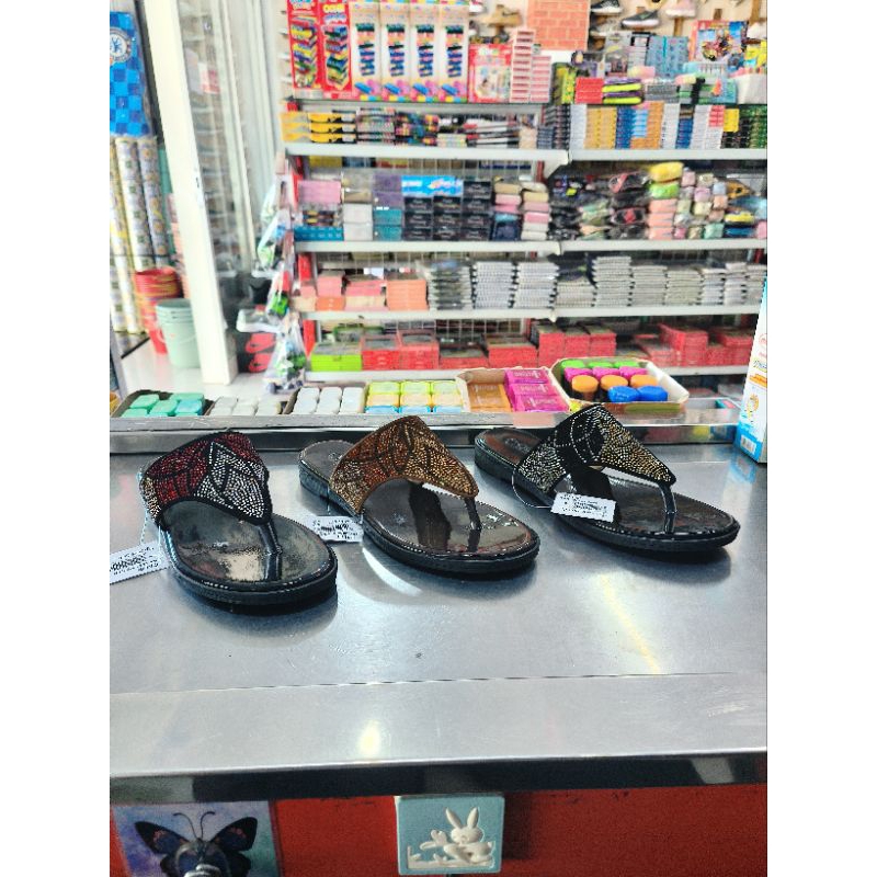 Sandal wanita fashion dewasa model terbaru original calbi 100 % di jamin ori calbi.